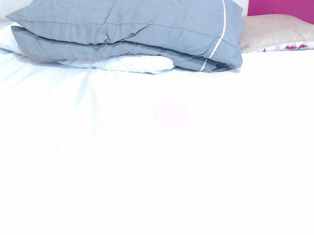 Capturi de ecran de difuzare Juicyy-tits69
