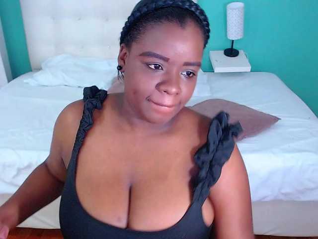 Capturi de ecran de difuzare Juicyy-tits69