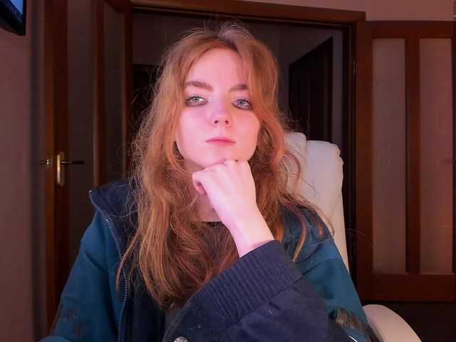 Capturi de ecran de difuzare JuliaJuly