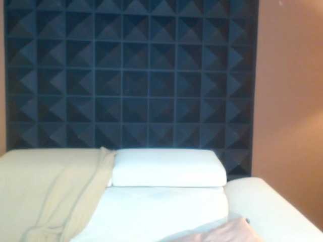 Capturi de ecran de difuzare JuliaConnor