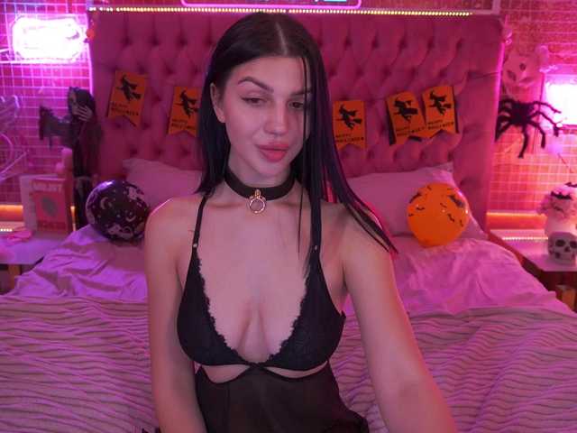 Capturi de ecran de difuzare KamilaVibes