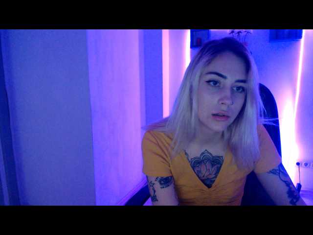 Capturi de ecran de difuzare KaprinaGirrs