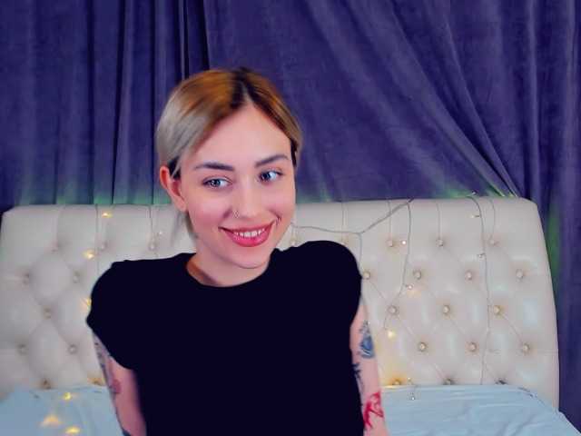 Capturi de ecran de difuzare KaprinaGirrs