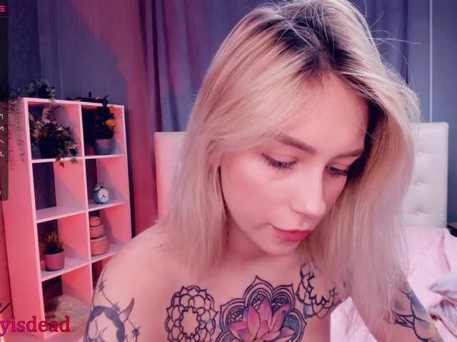 Capturi de ecran de difuzare KaprinaGirrs