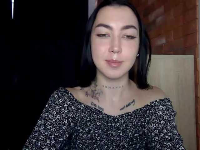 Capturi de ecran de difuzare KarinaBoo