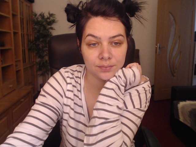 Capturi de ecran de difuzare Karinasweet