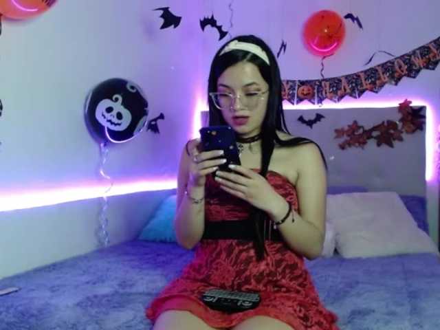 Capturi de ecran de difuzare Karlett-Moon