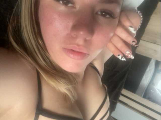 Capturi de ecran de difuzare Caroleila_07