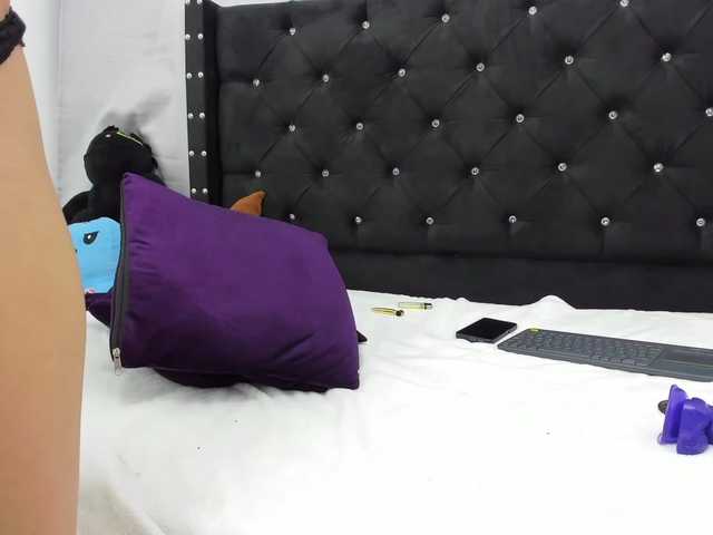 Capturi de ecran de difuzare KarolineWayne