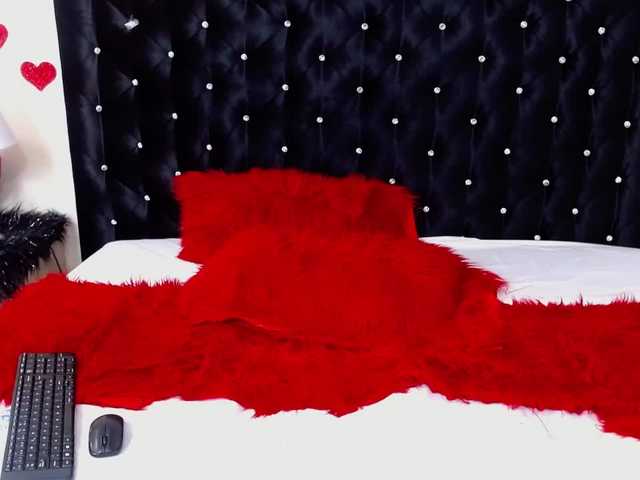 Capturi de ecran de difuzare KarolinneRose