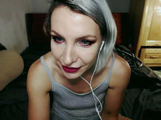 Capturi de ecran de difuzare KatarinaJ