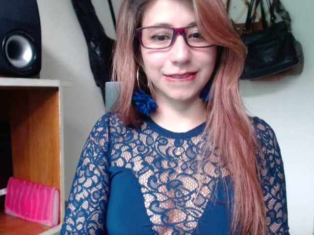 Fotografii kateen18 Hi guys, I'm the new girl here, I'm a little shy, can you help me warm up? my lovense is on I would like to squirt here #squirt #lovense #sexy #young #teen #glasses #bigass #wet #sowet #sweet
