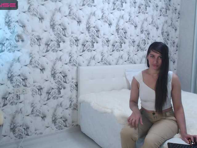 Capturi de ecran de difuzare katie-adamss