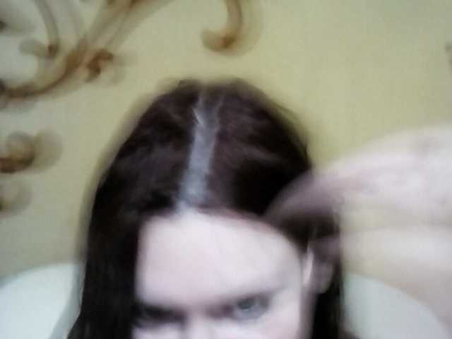 Capturi de ecran de difuzare KatieMacAlist