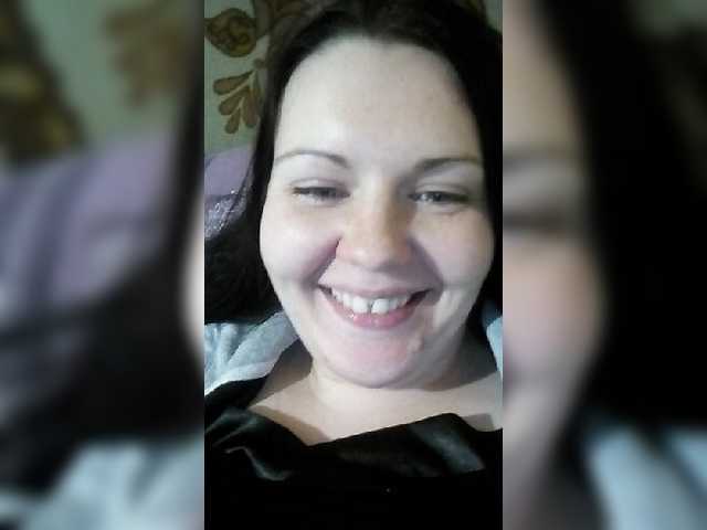 Capturi de ecran de difuzare KatieMacAlist