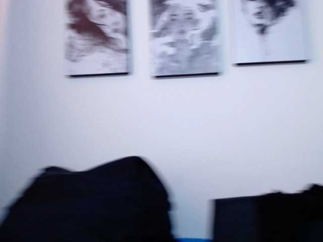 Capturi de ecran de difuzare KattaHorny