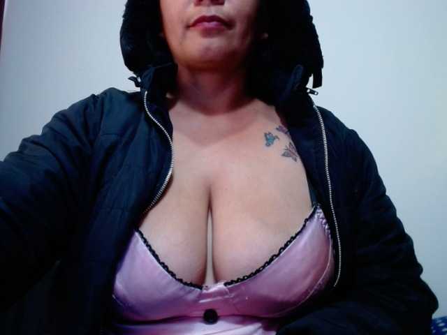 Capturi de ecran de difuzare KattaHorny