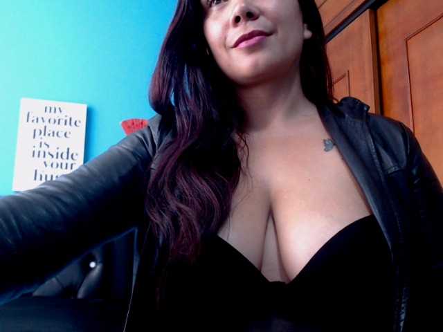 Capturi de ecran de difuzare KattaHorny