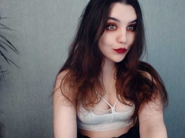 Capturi de ecran de difuzare KaylinMoor