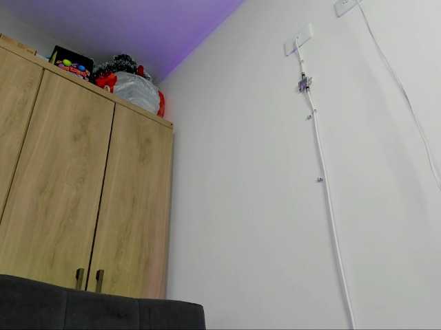 Capturi de ecran de difuzare Kendall-sexy