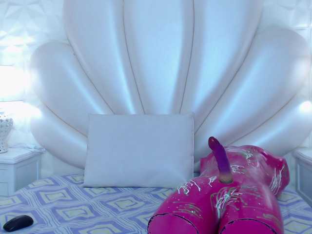 Capturi de ecran de difuzare KendraMaze