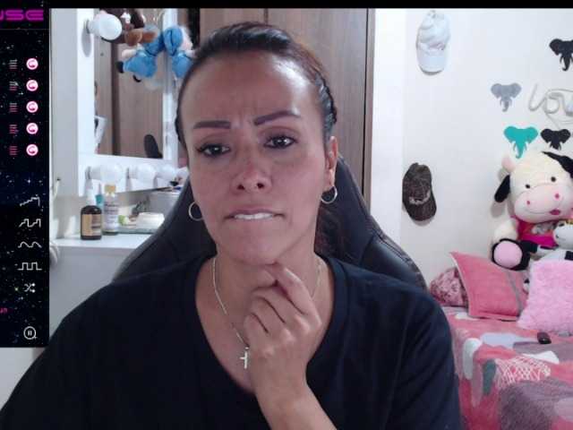 Capturi de ecran de difuzare emmily_castro