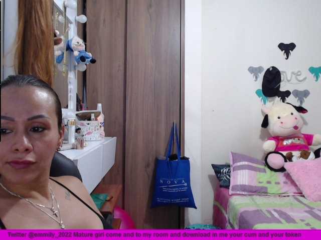 Fotografii emmily_castro hello come and play with me but with care I'm at home