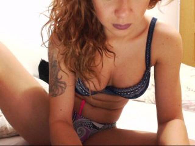 Capturi de ecran de difuzare KeyraDiamond