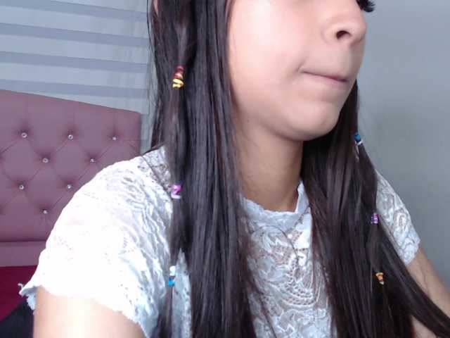 Capturi de ecran de difuzare KhloeFlower