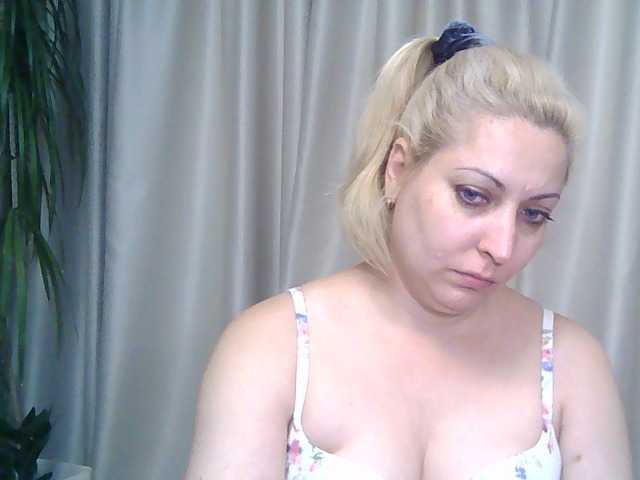 Fotografii KickaIricka I will add to my friends-20, view camera-25, show chest-40, open pussy -50, open asshole-70, get naked and show my holes-100