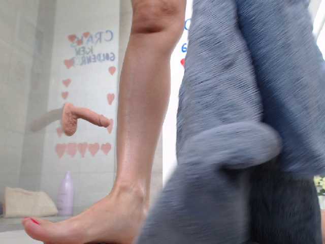 Capturi de ecran de difuzare KinkyMoni