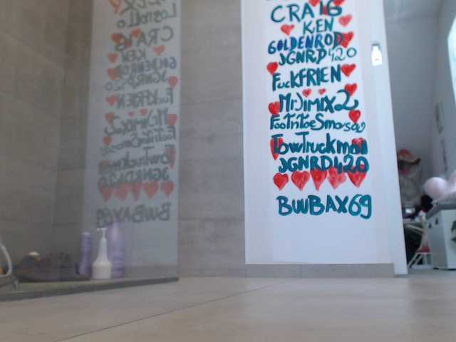 Capturi de ecran de difuzare KinkyMoni