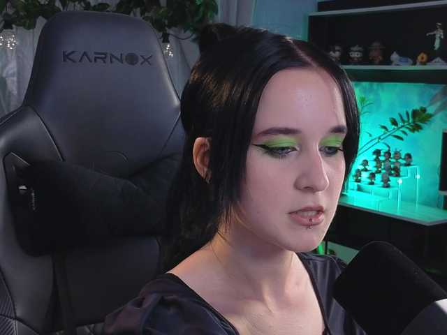 Capturi de ecran de difuzare Kira_Li_Lime