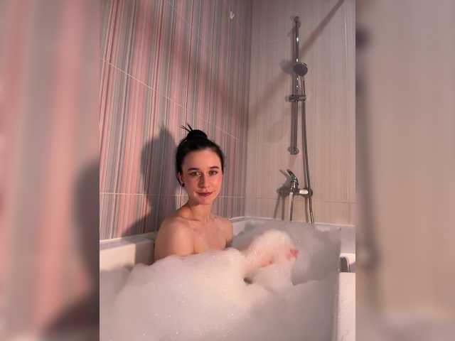 Capturi de ecran de difuzare Kira_Li_Lime