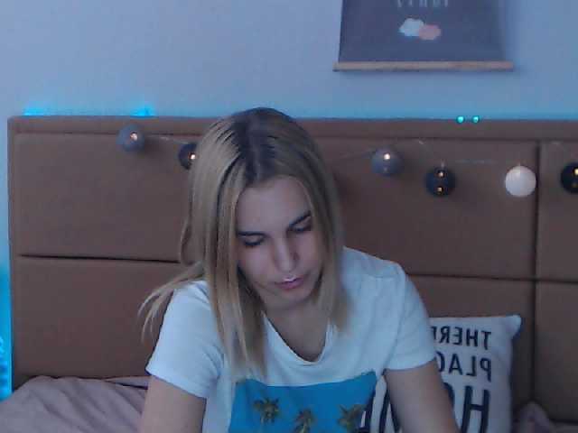 Capturi de ecran de difuzare KiraMoriss