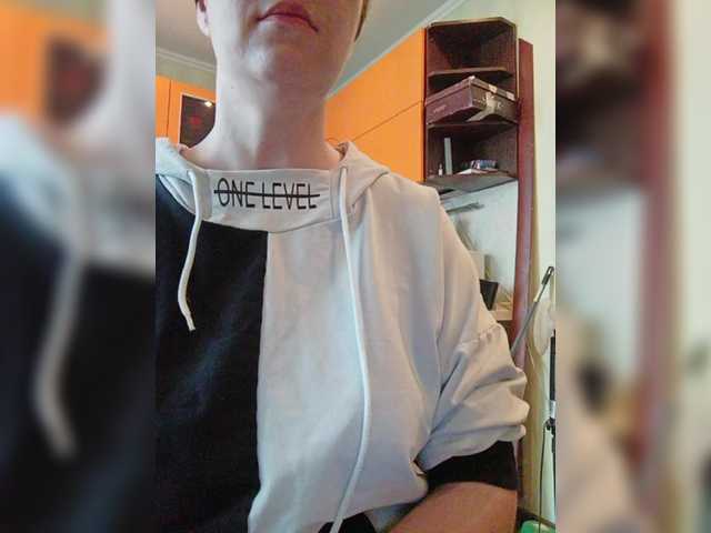 Capturi de ecran de difuzare KiraSex