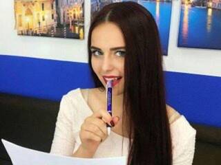 Chat video erotic KisaAlisaa