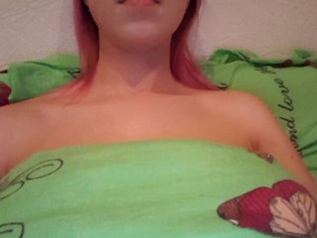 Capturi de ecran de difuzare KosmosTits