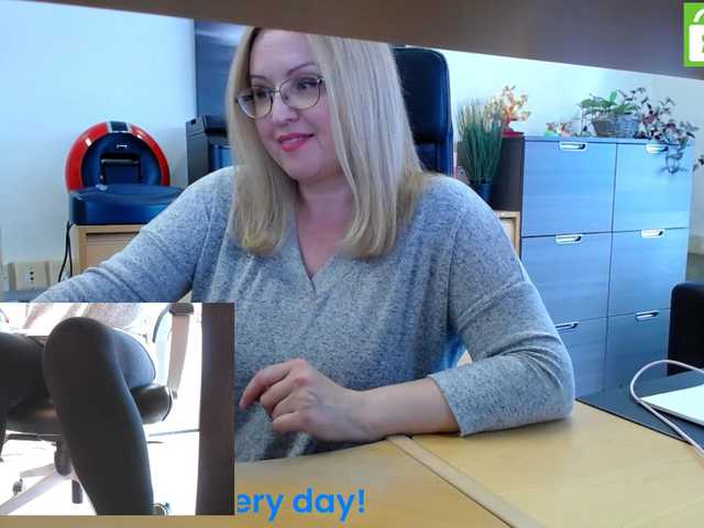 Fotografii KristinaKesh At the REAL office! @total To masturbate and cum, left to collect @remain Privats welcome!!! 151 tok before pvt! Tips only in public chat matter:) Lush reactiong from 3 tok.