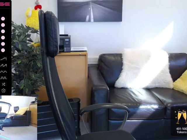 Fotografii KristinaKesh At the office! Lovense Ferri and LUSH ON! Privats welcome!!! Lovense reacting from 3 tok. 99 tok single tip before privat.