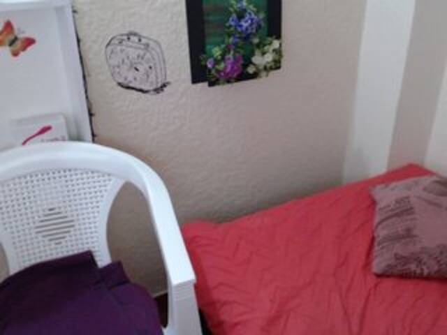 Capturi de ecran de difuzare KylieDaniiels