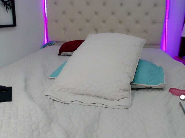 Capturi de ecran de difuzare KylieMoore