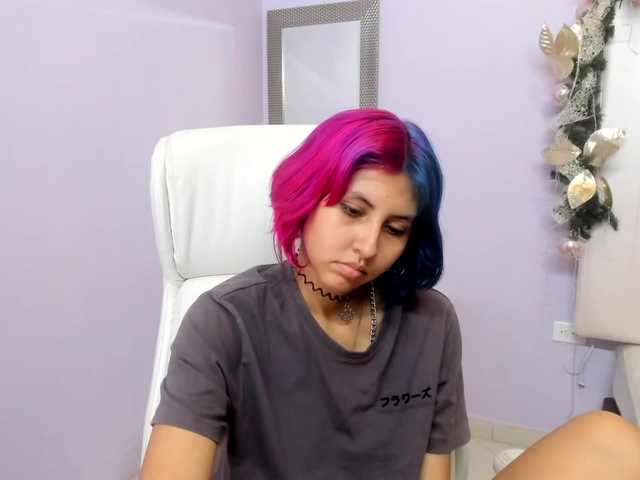 Capturi de ecran de difuzare kyra-wayne