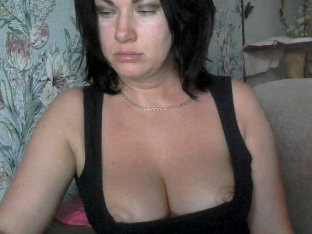 Capturi de ecran de difuzare LadyBongo