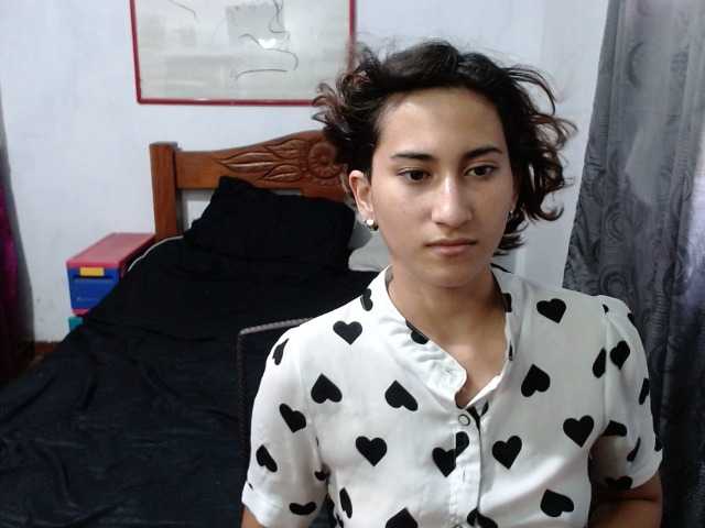 Capturi de ecran de difuzare LadyMilk