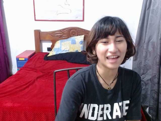 Capturi de ecran de difuzare LadyMilk