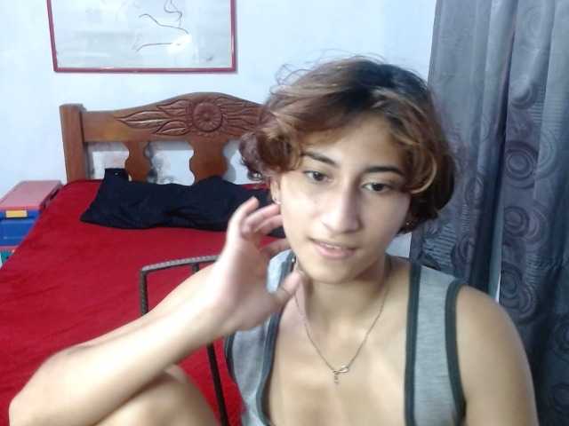 Capturi de ecran de difuzare LadyMilk