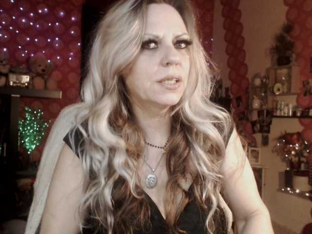 Capturi de ecran de difuzare LadyVelvet