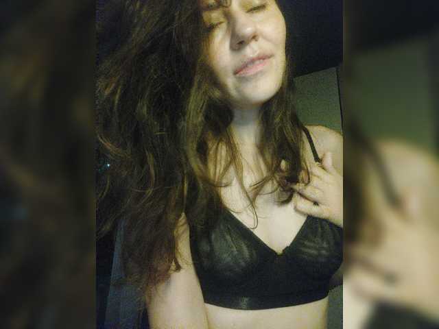 Capturi de ecran de difuzare Larianna