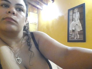 Capturi de ecran de difuzare LatinJuicy21